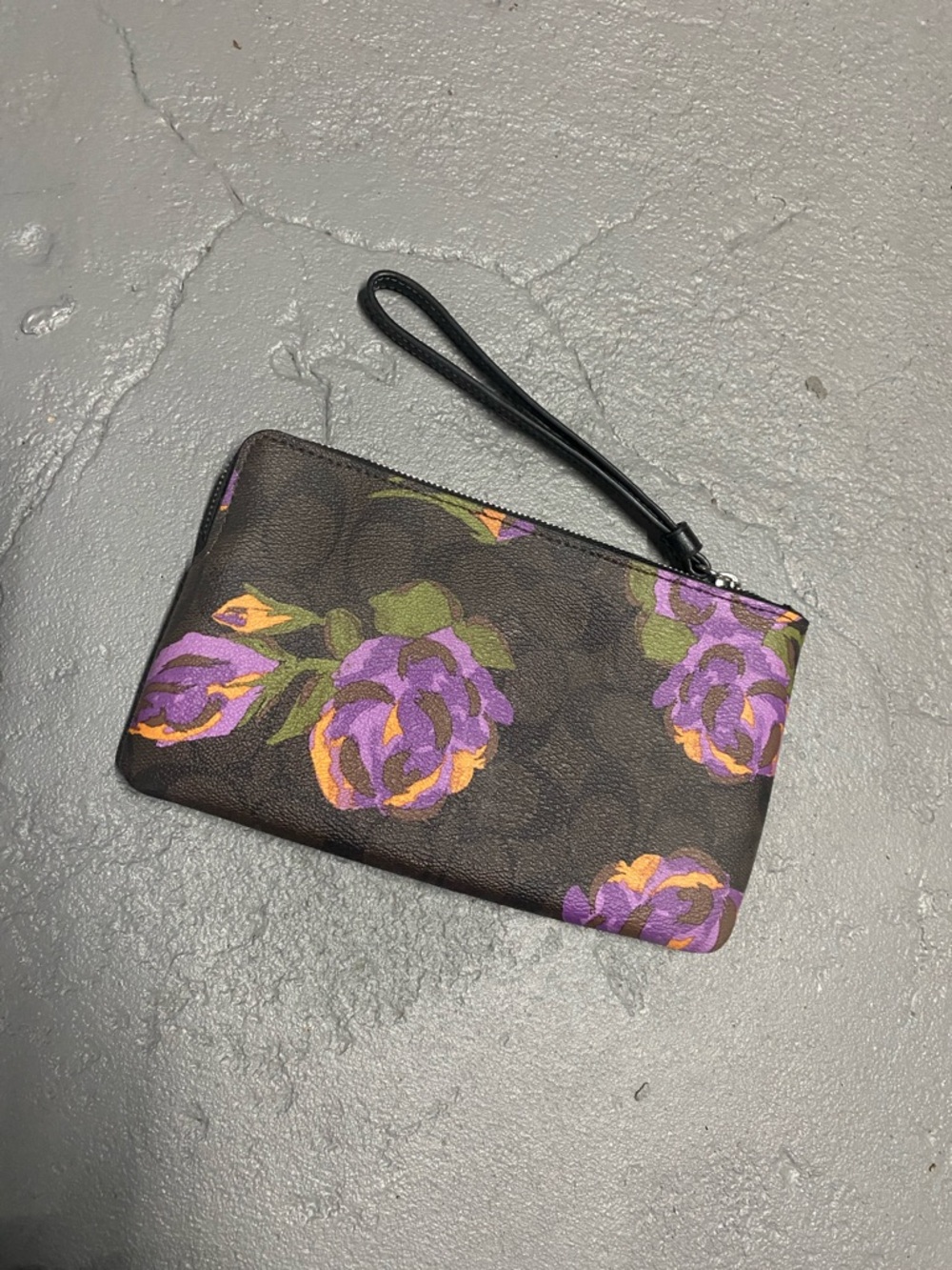 Large zipper wristlet - Picture 2 of 6